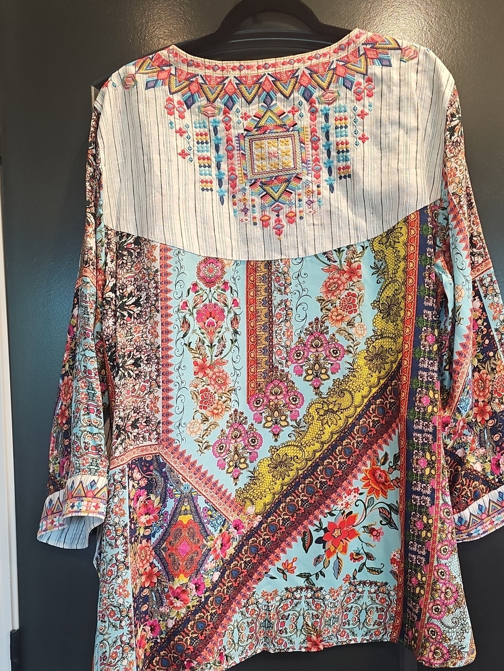 John Mark Embroidered Top - Picture 6 of 9